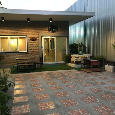 Baan Wararin Hostel Pattaya Bagian luar foto