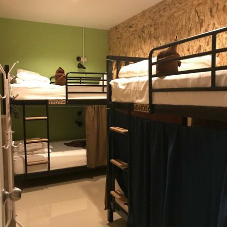 Baan Wararin Hostel Pattaya Bagian luar foto
