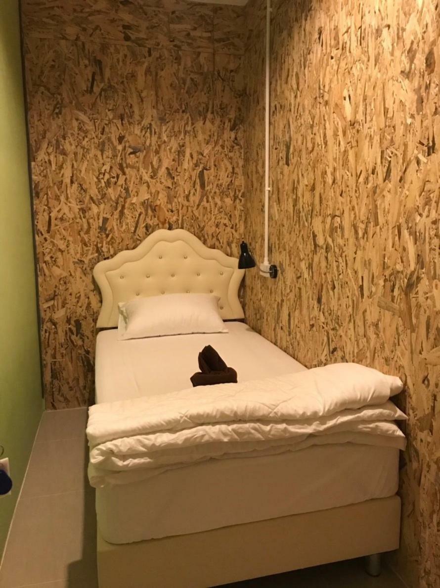Baan Wararin Hostel Pattaya Bagian luar foto