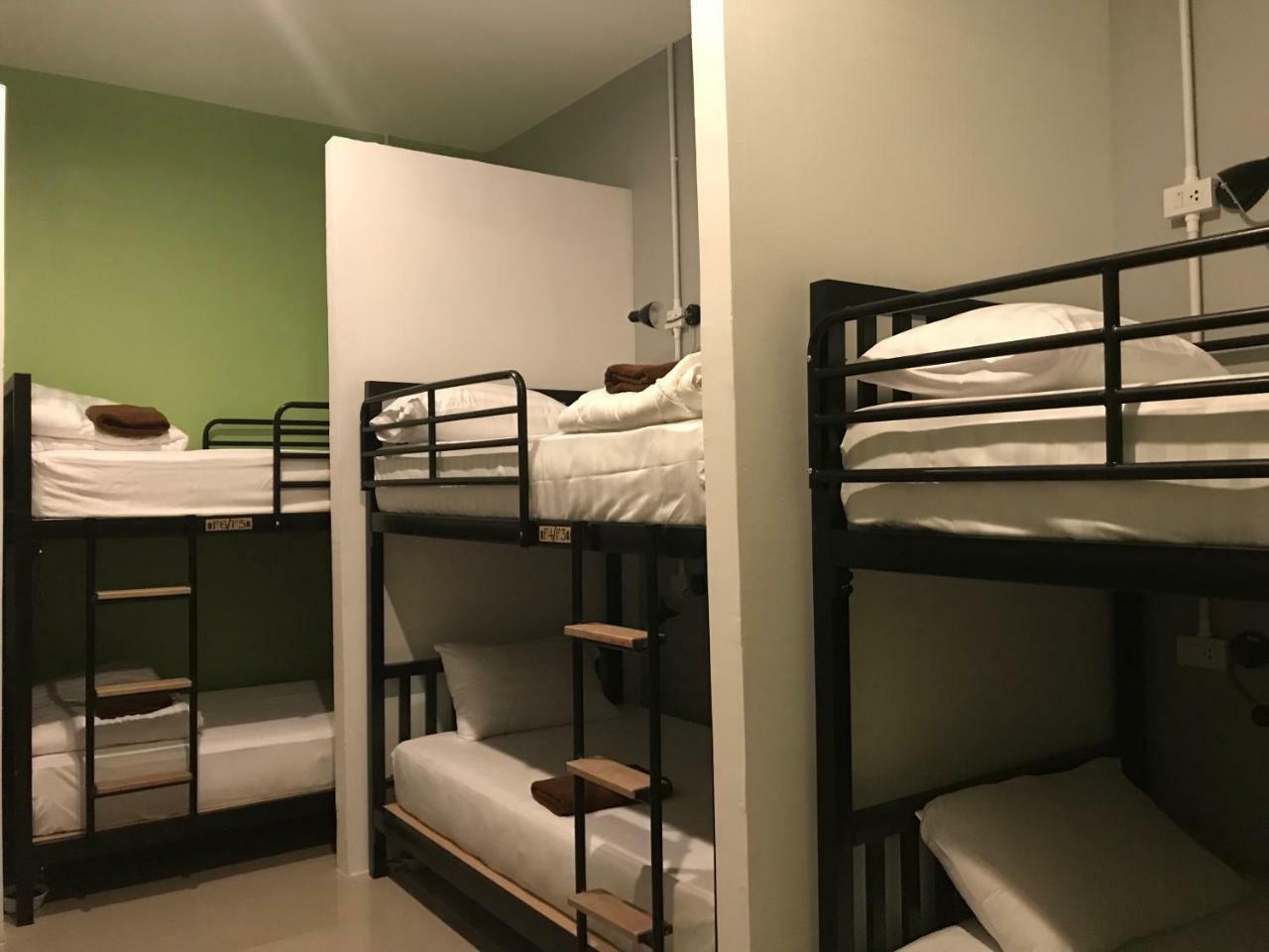 Baan Wararin Hostel Pattaya Bagian luar foto