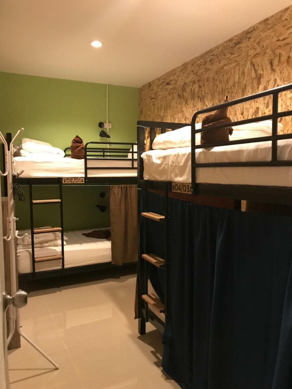 Baan Wararin Hostel Pattaya Bagian luar foto