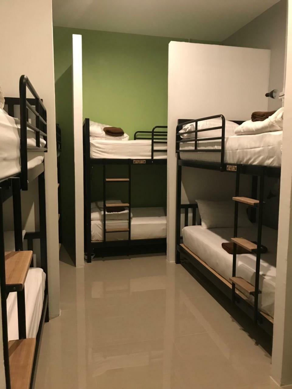 Baan Wararin Hostel Pattaya Bagian luar foto