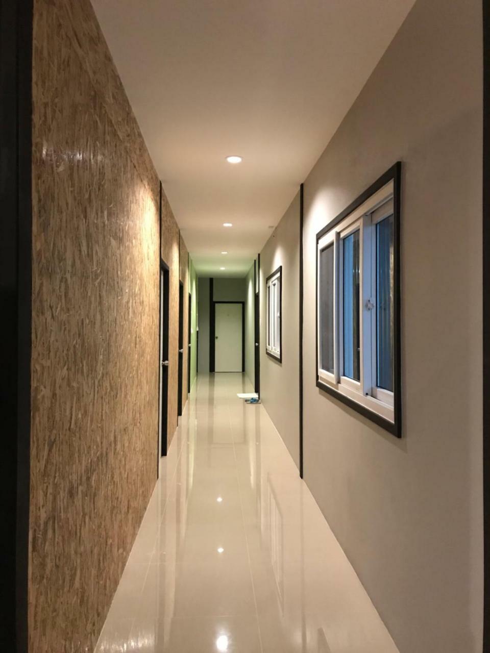 Baan Wararin Hostel Pattaya Bagian luar foto