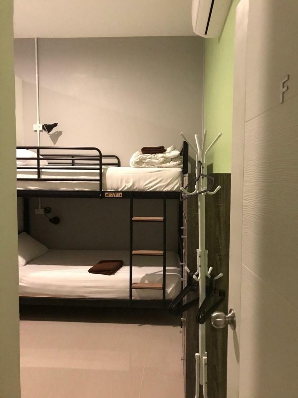 Baan Wararin Hostel Pattaya Bagian luar foto